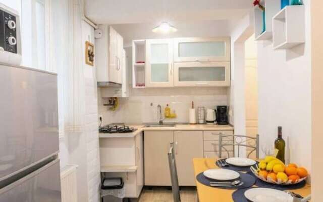 Modern & Stylish Apt of City 5min Beach