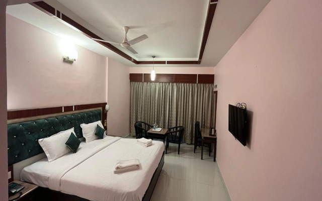 Chandra Royal Inn