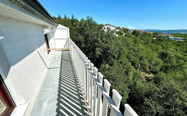 Apartment Lora 1