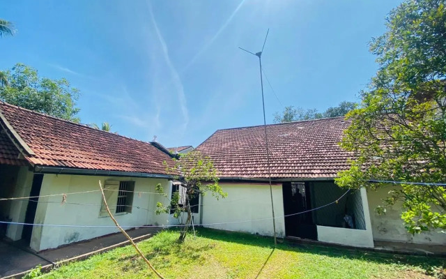 colonial bungalow