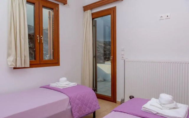 Apiranthian house Panoramic view