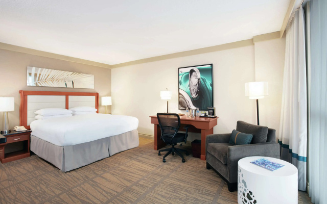 DoubleTree by Hilton  Miami Airport & Convention Center