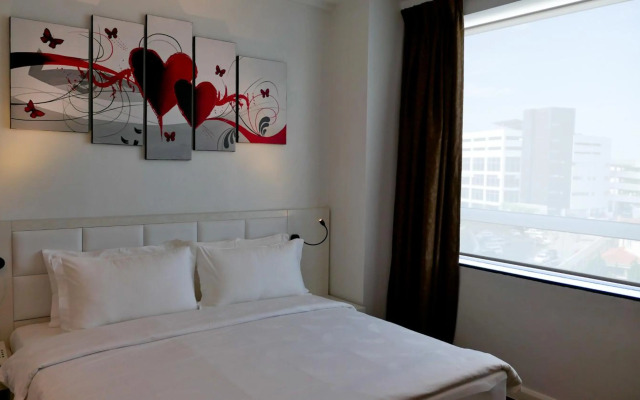 Pine Garden Hotel