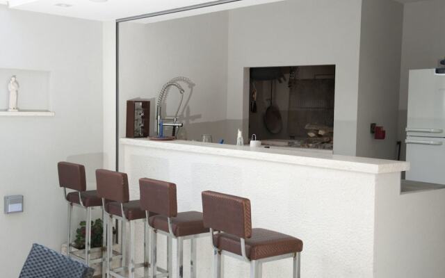 Modern Apartment with Private Pool in Split