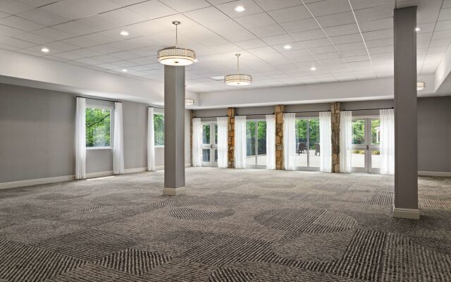 DoubleTree by Hilton Pittsburgh Airport