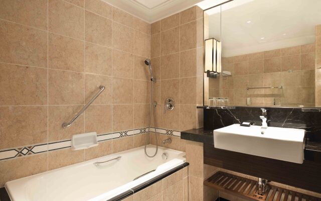 Sheraton Saigon Grand Opera Hotel