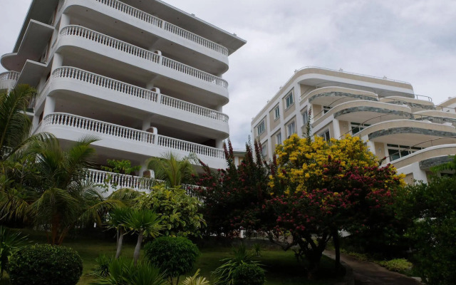 Lingganay Boracay Hotel Resort