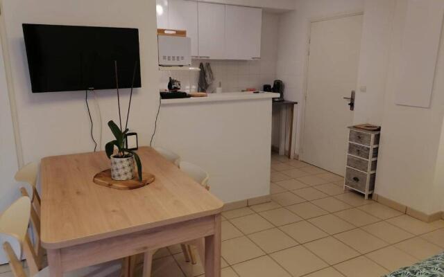 • Superbe appartement 2 à 4 personnes de 33m² en rez-de-chaussée •