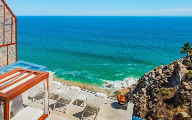 Spectacular Modern Luxury and Exceptional Amenities at Mantea Casa Cabo in Pedregal