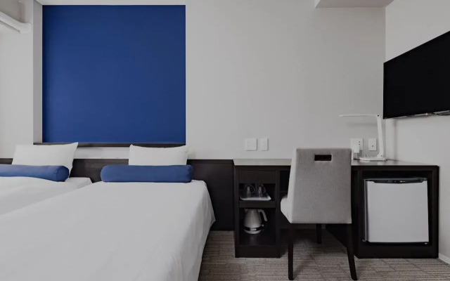 Shinsaibashi Crystal Hotel