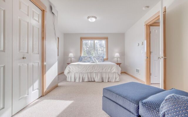 Moon Over Manzanita (MCA 1549)