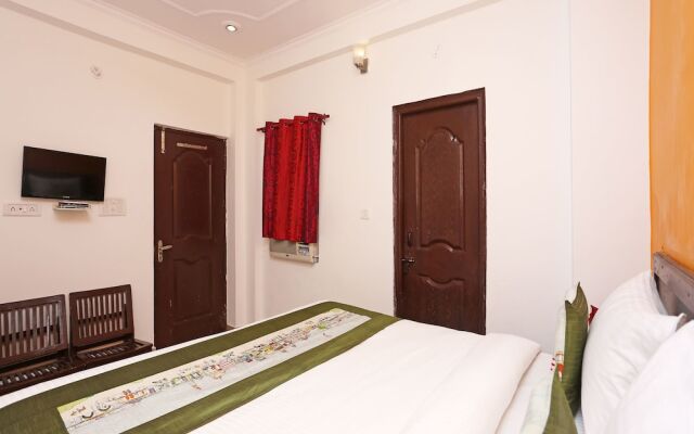 OYO 9846 Royal Plaza