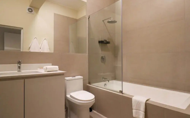 w Beautiful 2BR w Terrace Near Kennedy Park