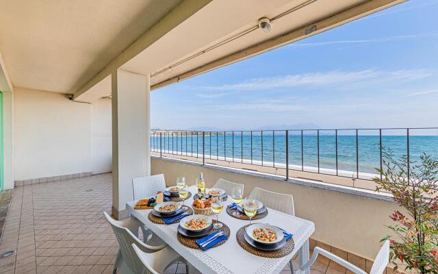 Residenza Miralago With Pool - Two-bedroom With Terrace