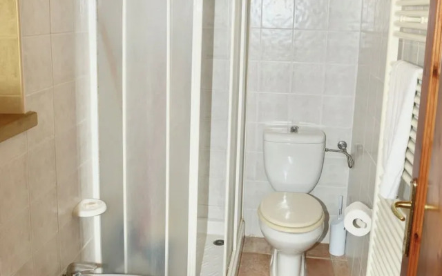 Resort with pool in Riparbella