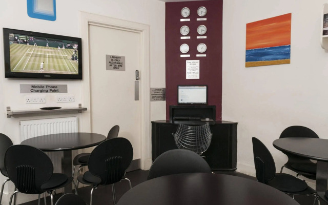 West End Hotel - Hostel