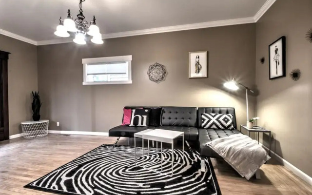 Renovated 2BR Lake View Condo