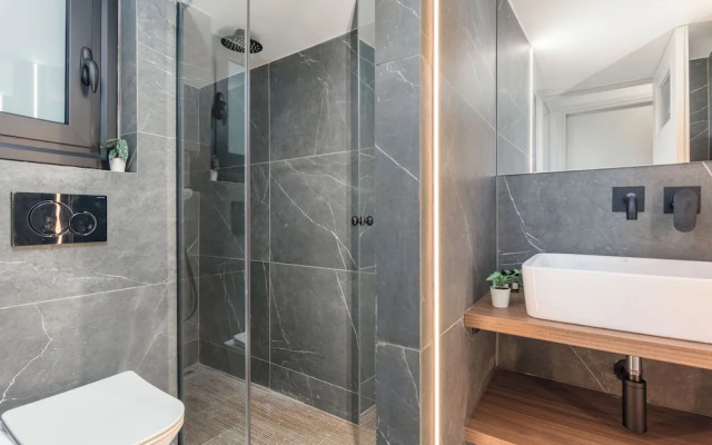 Zeus 2-Bedroom Apt with Acropolis View