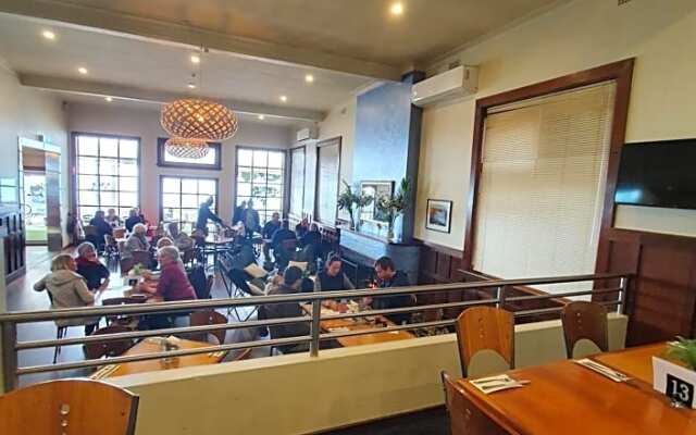Port Lincoln Pier Hotel