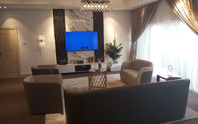 MacDonald Apartments A5