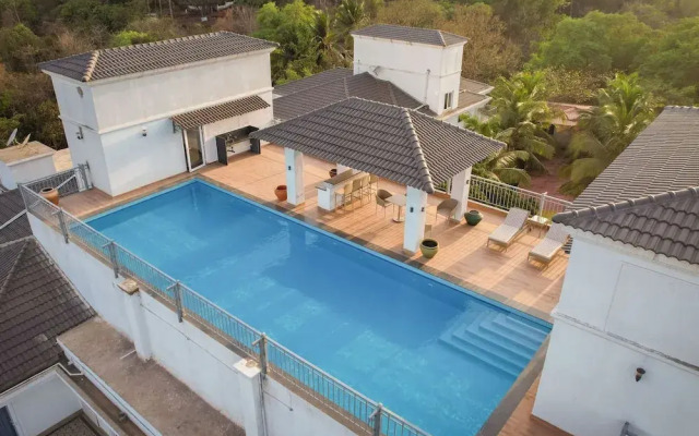 Irene Altezza by Hireavilla -2 3BR Apt With Pool
