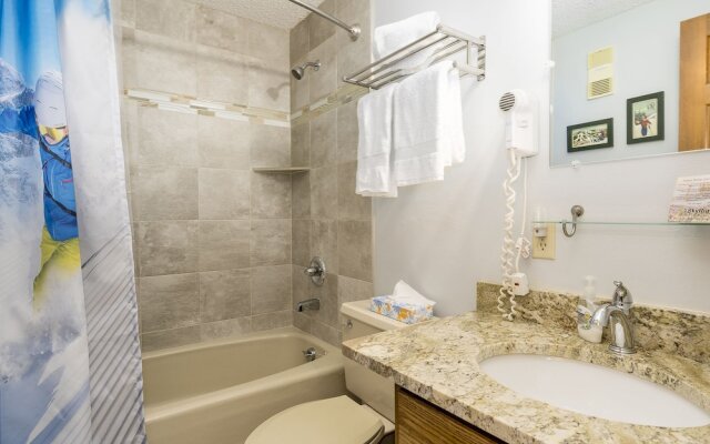 Phoenix 207 2 Bedroom Condo by Redawning