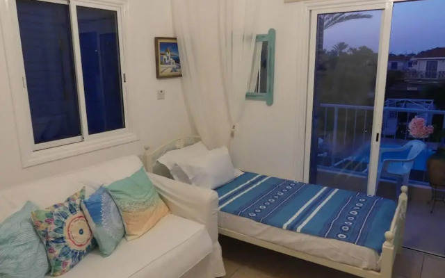 2bed Villa - Private Pool - Steps From the Beach!
