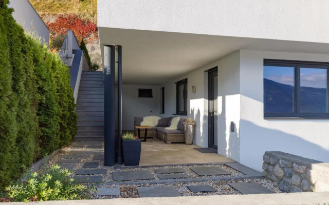 Van's Place, Luxury Apartment