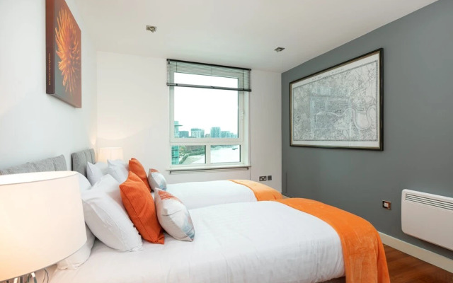 River view Luxury 3bed flat with views