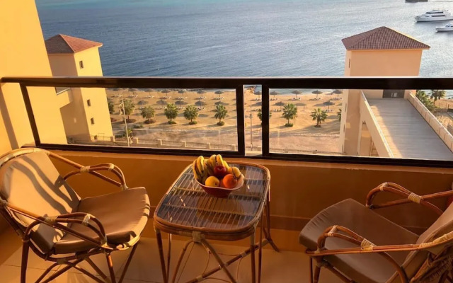 Cosy Sea View Studio - The Views Waterside