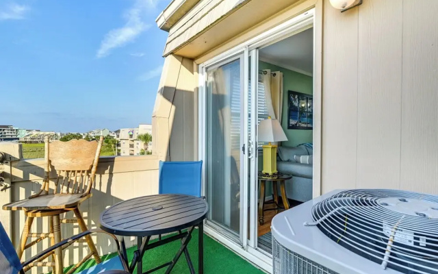 Coastal Murrells Inlet Condo With Balcony!