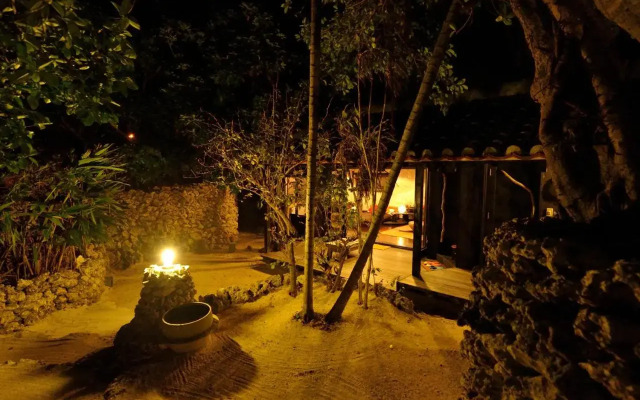 Taketomijima Akaneya