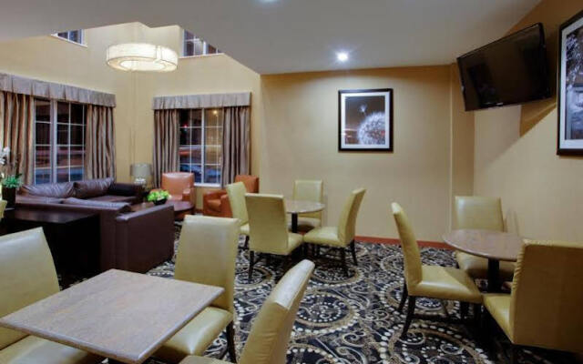 Clarion Hotel Business District