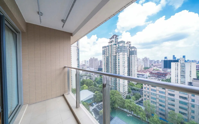 Tyms Spacious 2BR 1BA Apt Xuhui Metro