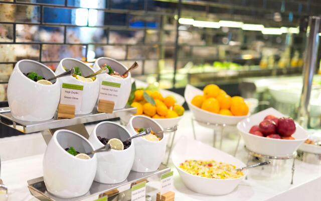 DoubleTree by Hilton Hotel Izmir Airport