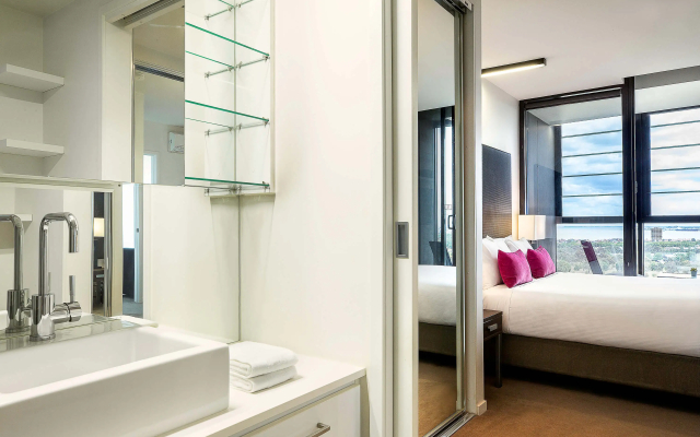 Oaks Melbourne St Kilda Road Hotel