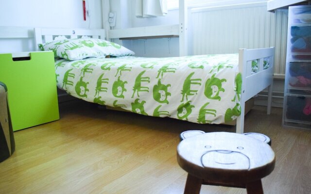 2 Bedroom Flat In Bethnal Green