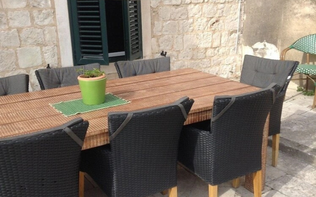 Kulusic (Private Accommodation)