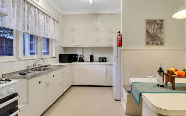 GATSBY walk to Geelong CBD and Waterfront – Kitchen – Geelong