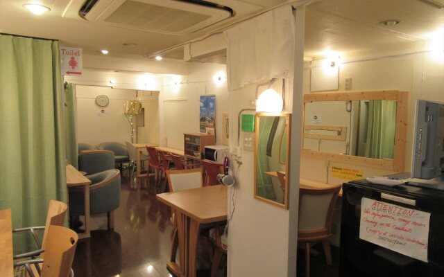 SAKURA GUEST HOUSE OSAKA DOUTONBORI (только для женщин)