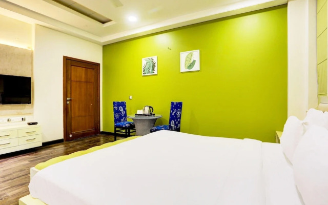 Mordern Rooftop Restro and Pool at Udaipur