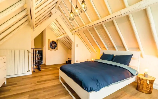Lush Holiday Home in Vlaanderen With Private Pool