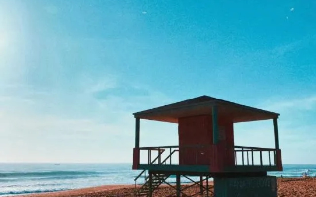 Chinese Countryard on the Sea – Beach – Lingshui