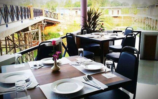 Thanasiri Hotel & Resort