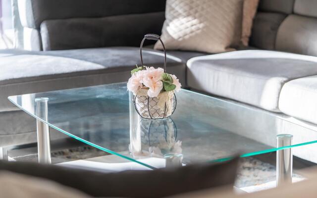 Stunning flat with balcony in Sparkle Tower