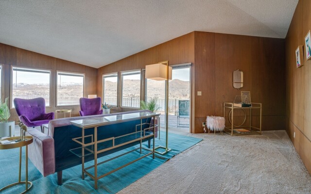 Colorful Lake Chelan Home w/ Saltwater Pool!