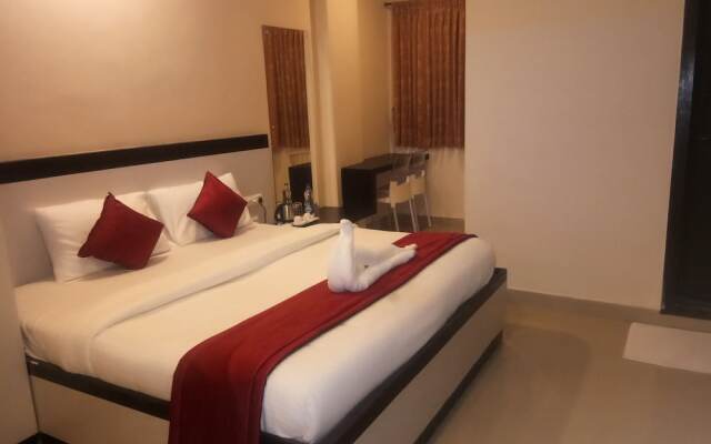 OYO 10551 Hotel RJ Grand