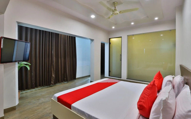 OYO 30559 Center Point