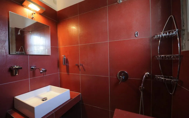 Aris Apartments
