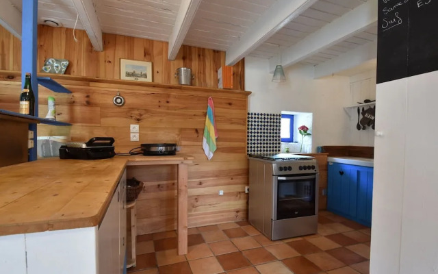 Charming Holiday Home Near Pointe du Raz